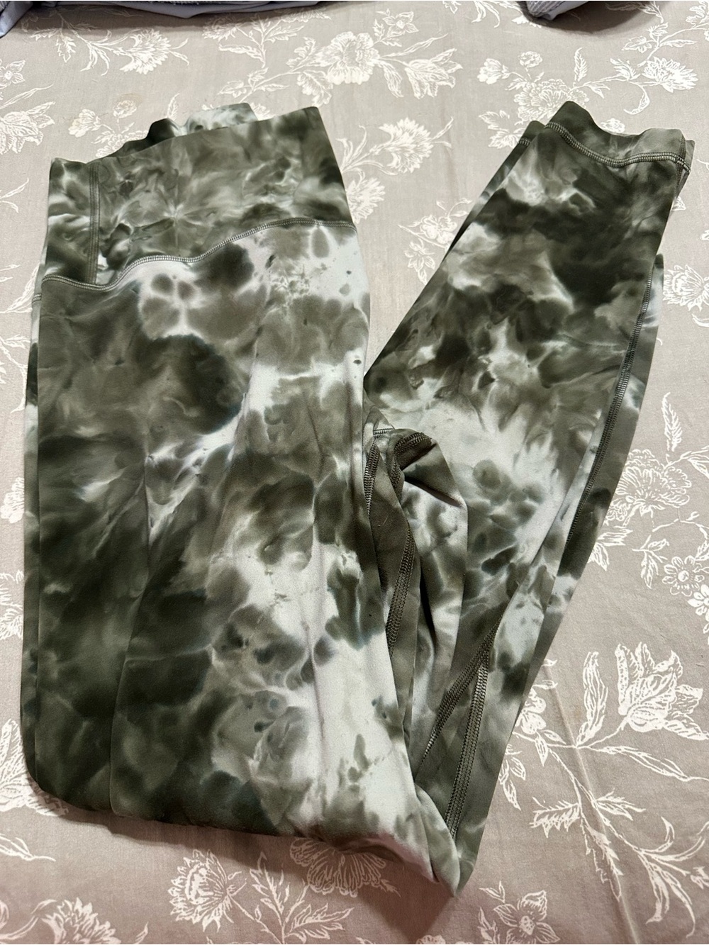 Lululemon Tie-Dye Active Leggings in Olive Green and White